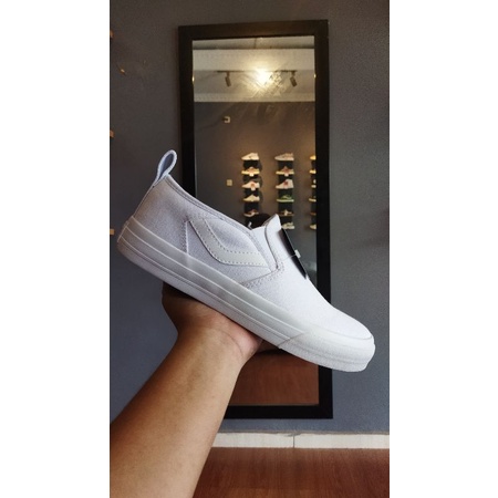 Ventela Icon White BNIB - Sepatu Sneakers