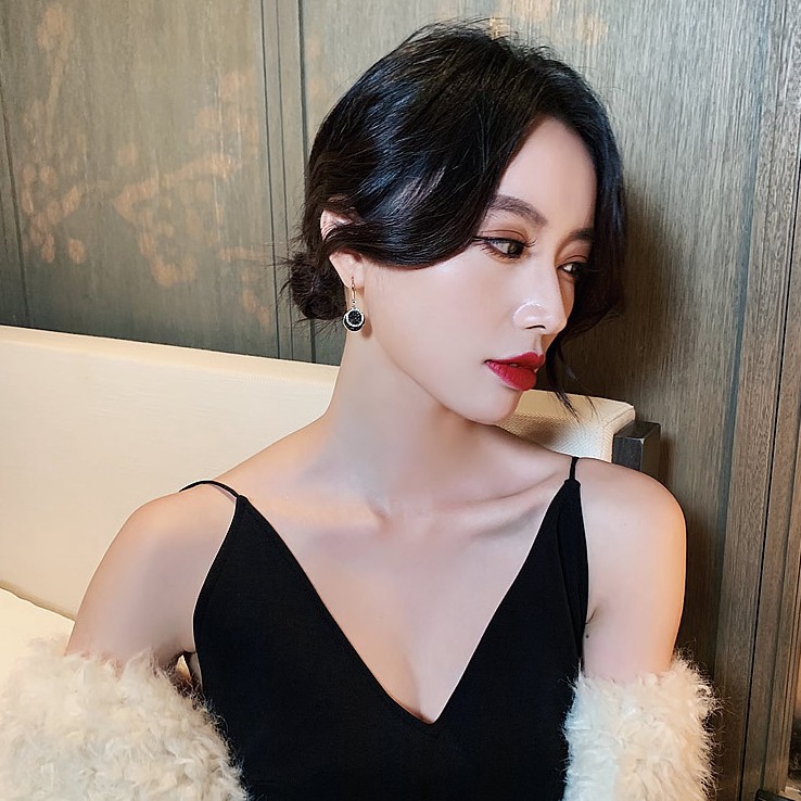 Anting Gantung Panjang Tusuk Gaya Korea Motif Geometri Aksen Hollow Untuk Perhiasan Wanita-1