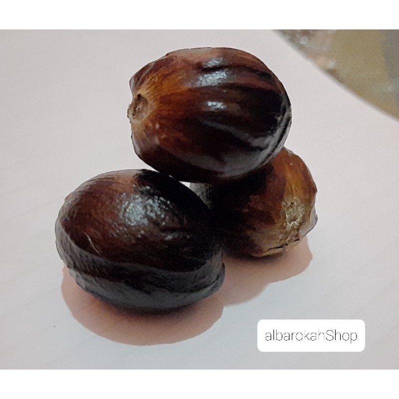 

biji pala utuh 500gr