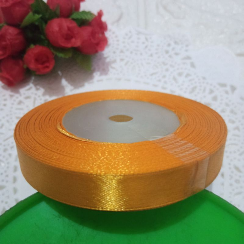 

1roll Pita Satin 1,5cm Kuning Gold