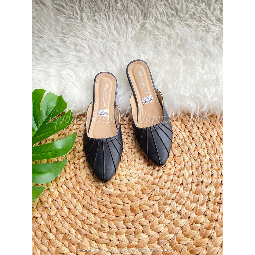 Gratica Sepatu Wanita Sandal Flat Lancip Garis KH 048