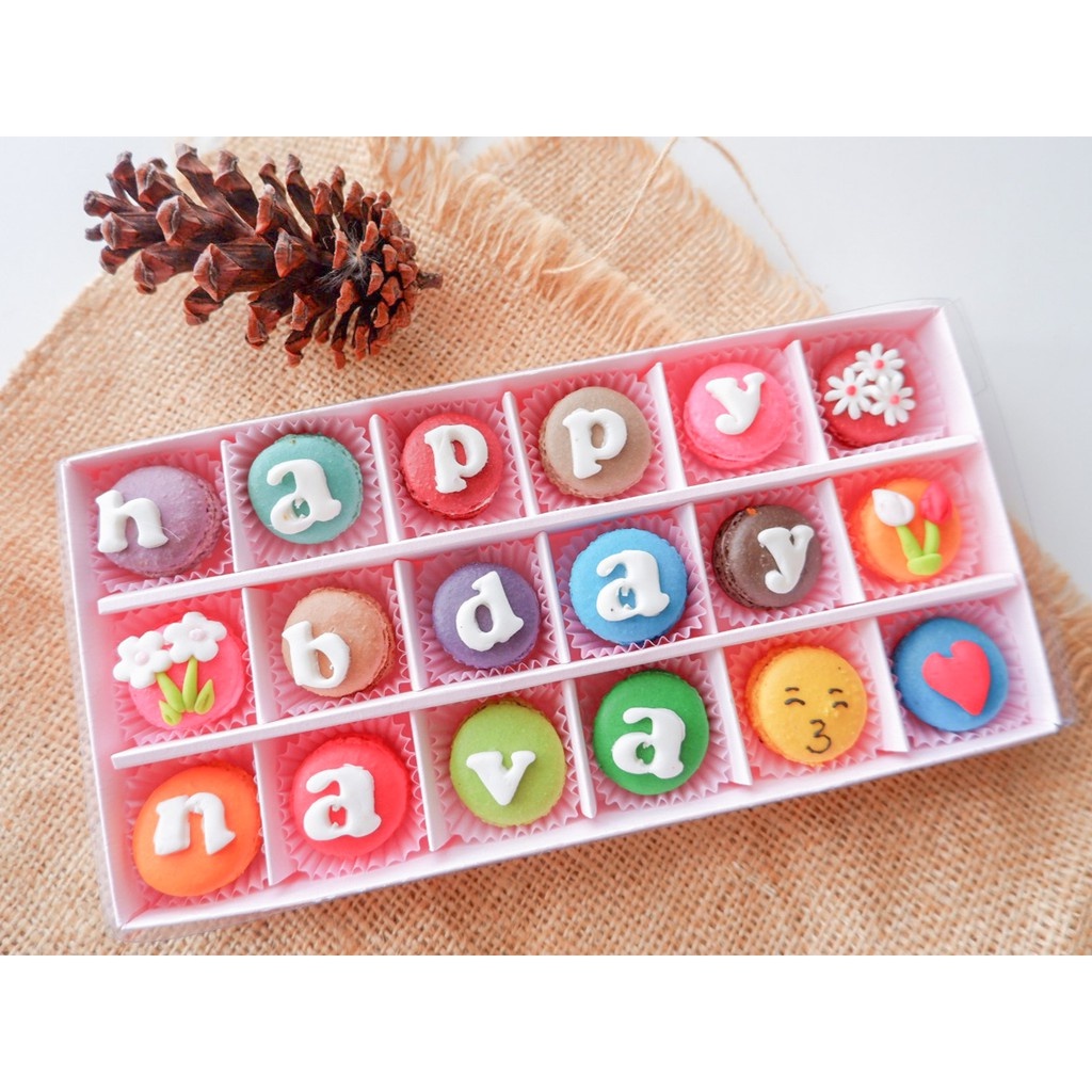 

MACARON GIFT 18PCS