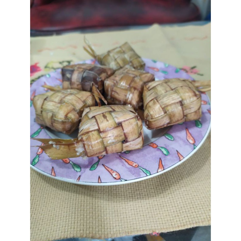 

Ketupat ketan
