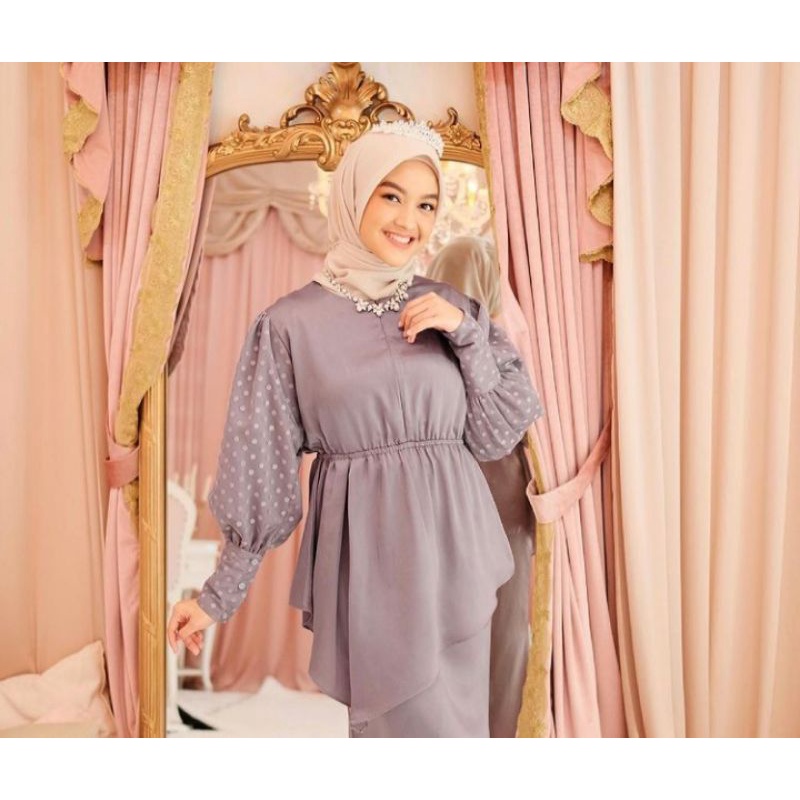 Daphne Blouse - Ash size Xl VanillaHijab