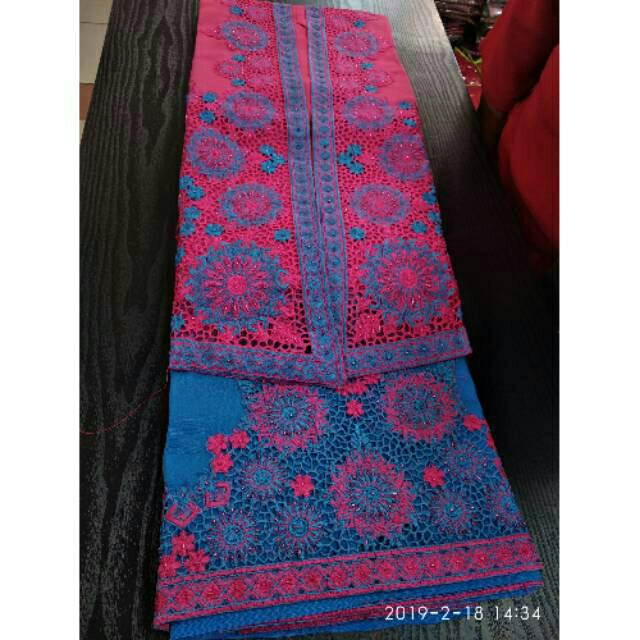 Bahan Kebaya Motif Bordir Bunga Cantik