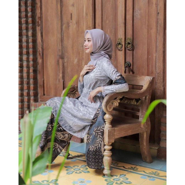 Kebaya batik couple meca grey GRATIS JILBAB kebaya tunangan kebaya lebaran modern kebaya wisuda