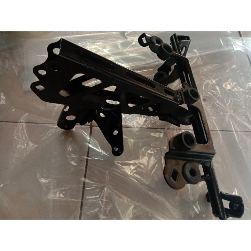 breket dudukan lampu cbr 150 r 2019 original