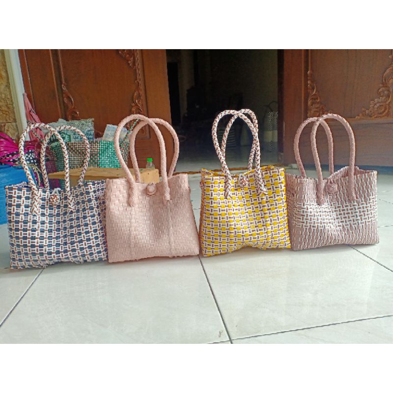 tas anyam plastik/ tas belanja size S-M