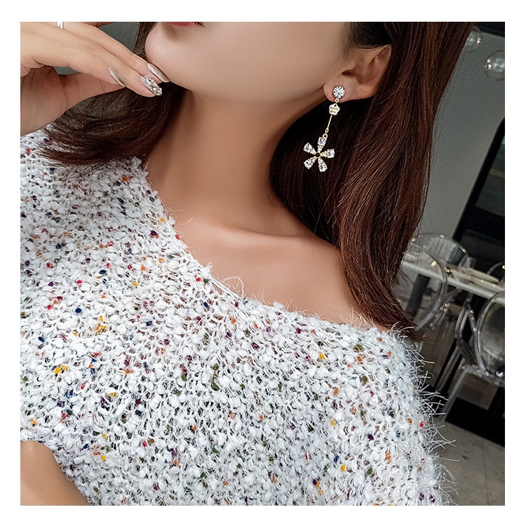 Bunga kristal anting-anting pelangsing Super Flash stud anting-anting perempuan Korea personalized a