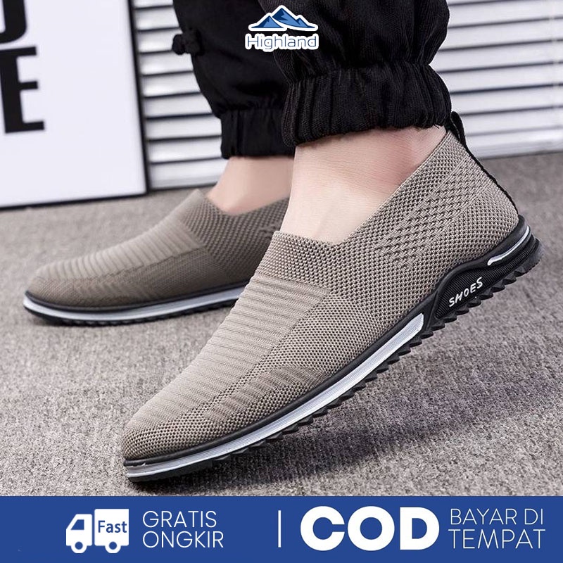 Highland Sepatu Slip On Pria Sepatu Kuliah Kasual Sepatu Pria Trendy Kekinian MR134