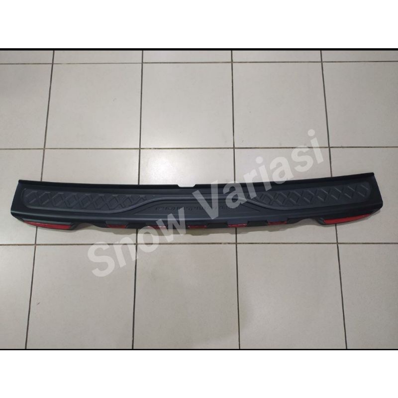 Sillplate belakang belakang grand fortuner hitam 2012 2013 2015