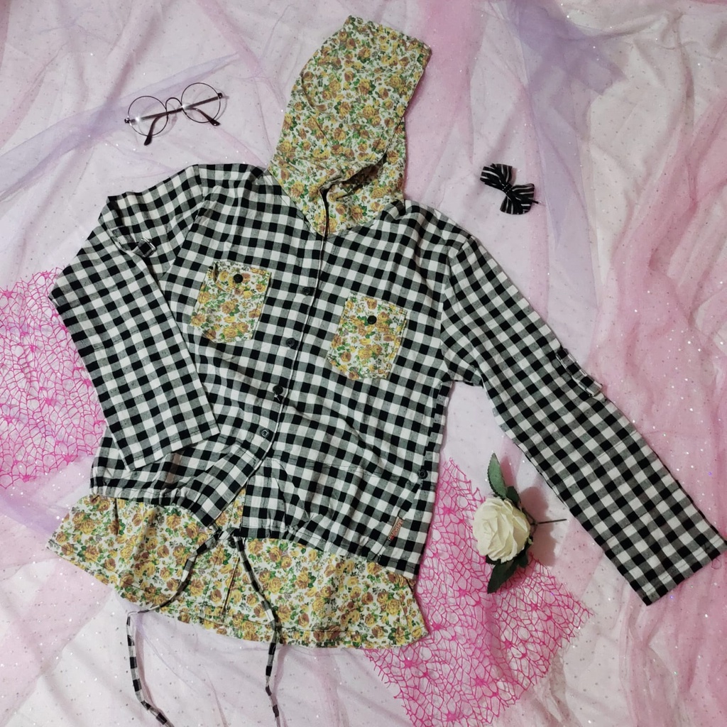 atasan kemeja hoodie kotak-kotak kombinasi bunga warna hitam dan kuning