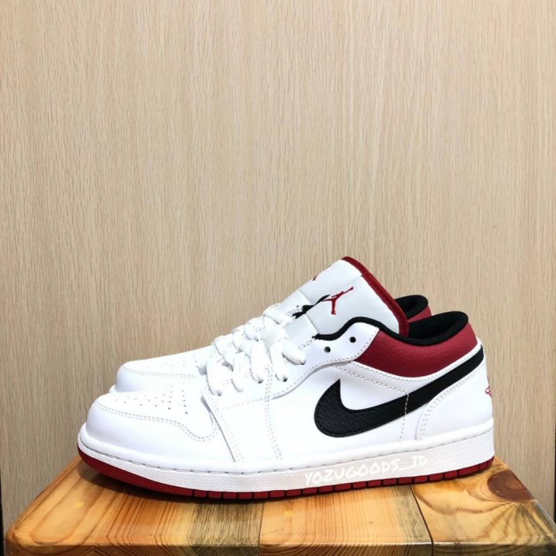 aj1 low white red