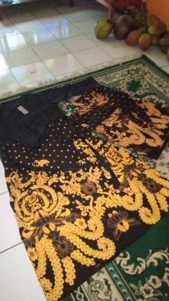 Maura Couple - Sania Ruffle Batik Couple