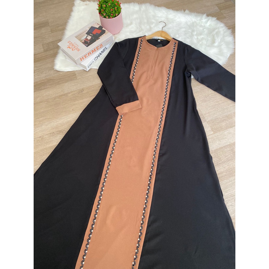 Thana Abaya
