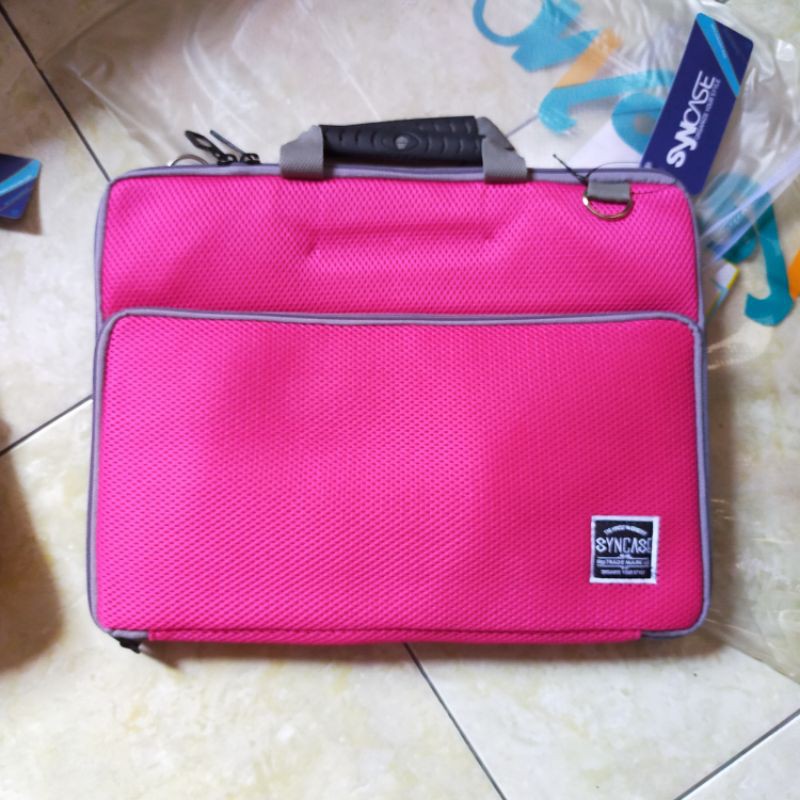 Tas softcase laptop notebook - Syncase SY02-D0801 ukuran 13 - 14 inch  dengan tali selempang