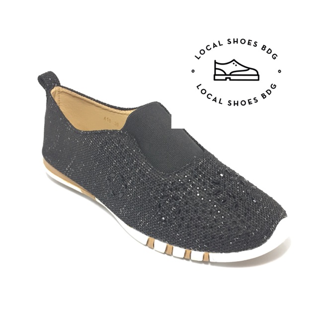 SEPATU UNTUK CEWEK BOZKA