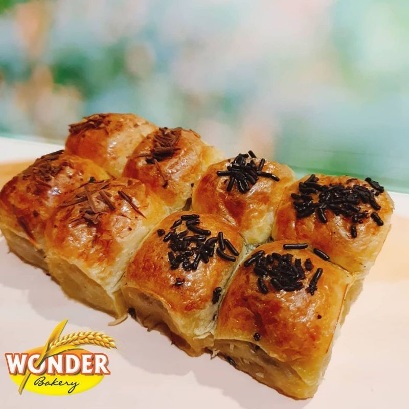 

Pisang Bolen Coklat dan Keju Wonder Bakery ( Oleh-Oleh Khas Salatiga )