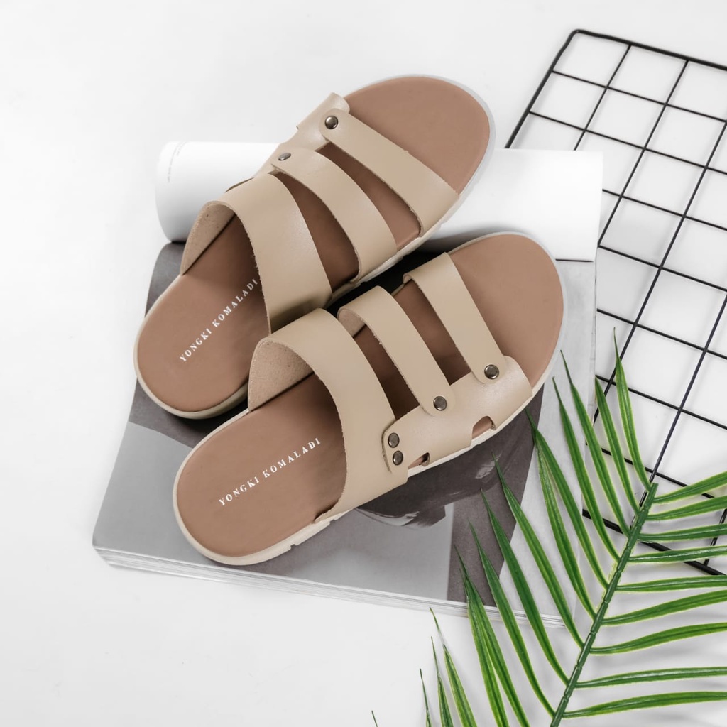 GTB [ORIGINAL] SANDAL PRIA YONGKI KOMALADI OL-ESRF430-F21 HITAM/TAN