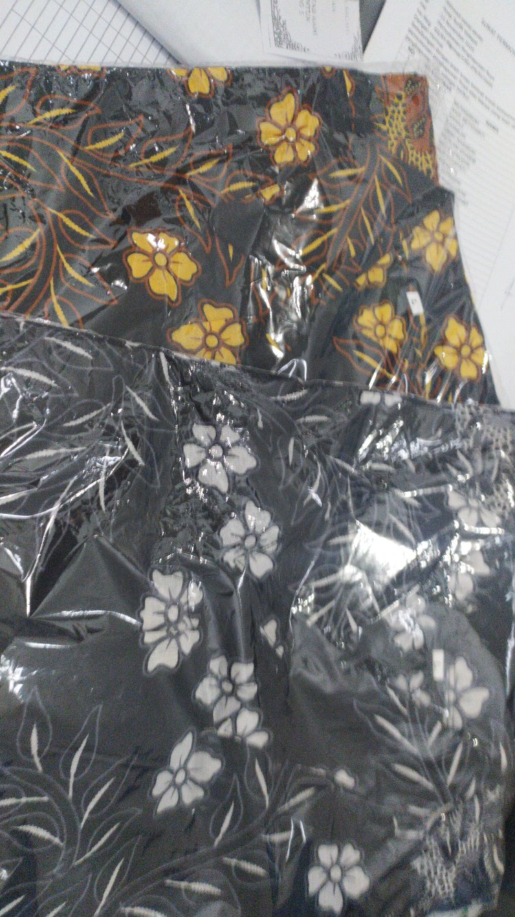 Batik Couple Pria Wanita Kelas Internasional