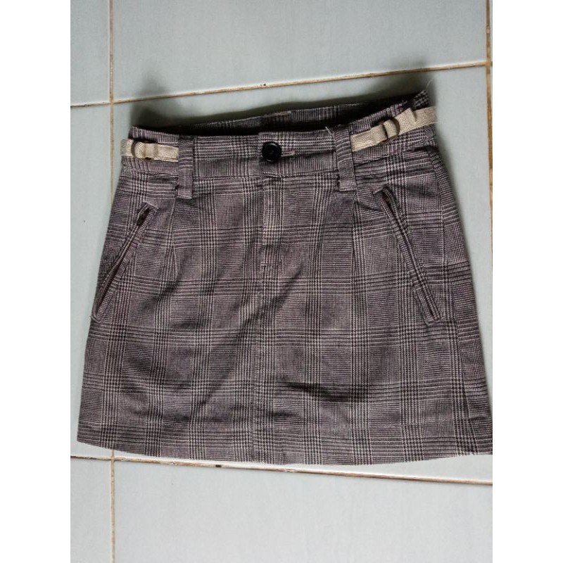 preloved mini skirt UNIQLO