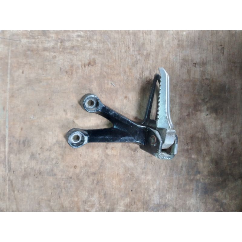 footstep belakang step belakang satria fu / satria f 150 Kiri original