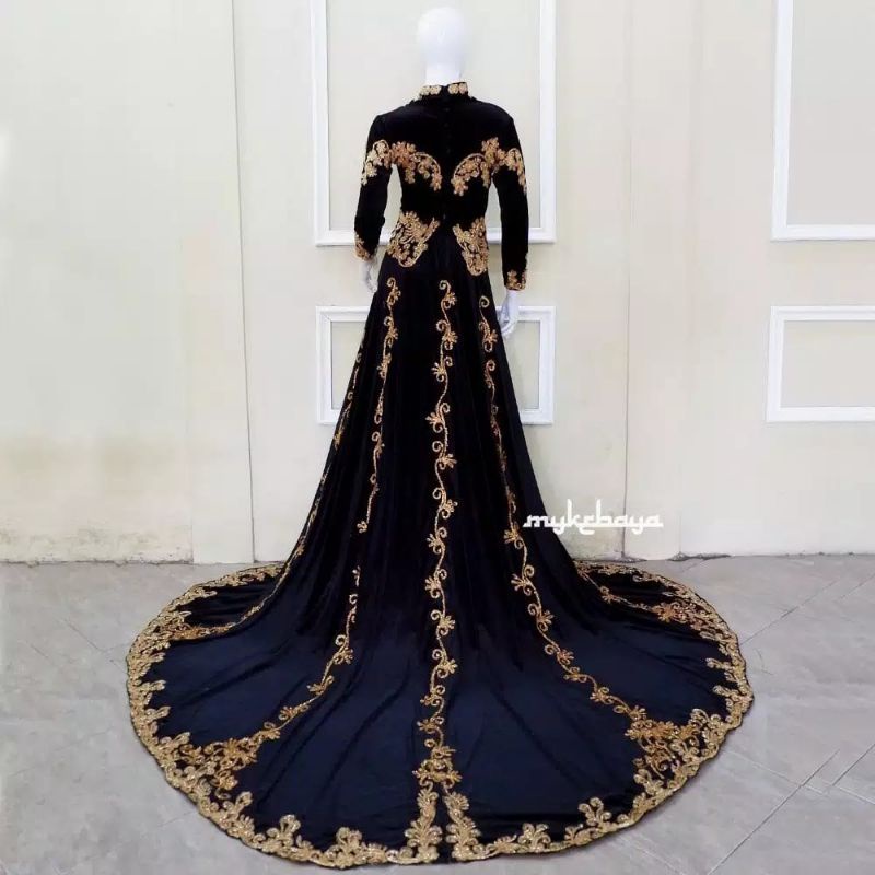 Kebaya Ekor Bludru Jumbo