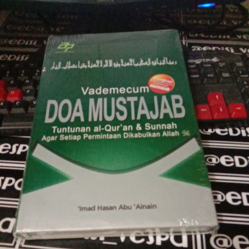 

BUKU VADEMECUM DOA MUSTAJAB TUNTUNAN AL-QUR'AN & SUNAH