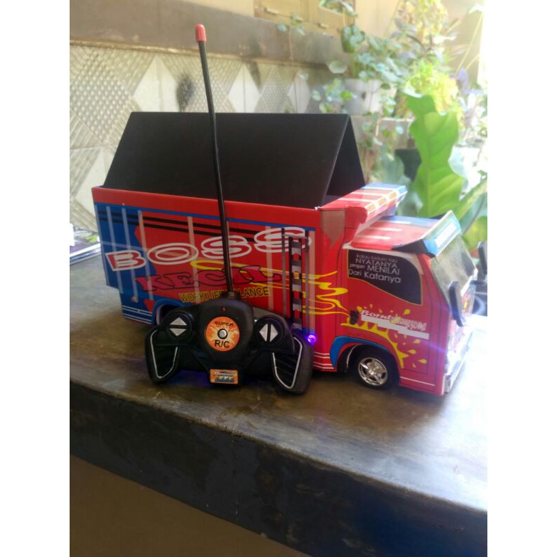 Miniatur Truck Oleng Remote Control Motif BOSS MUDA TAWAKAL SEKARTARO