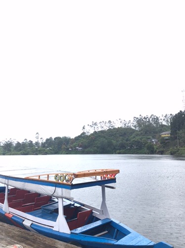 Akako Lemari Pakaian Plastik 2 Pintu Rak/gantung Kaca Kunci Elegant