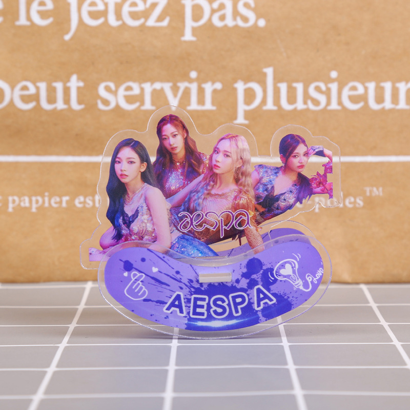 KPOP TWICE GOT7 ITZY TXT Acrylic Tumbler Figure Humanoid Stand Desktop Decoration Shaking Roly-poly Ornaments
