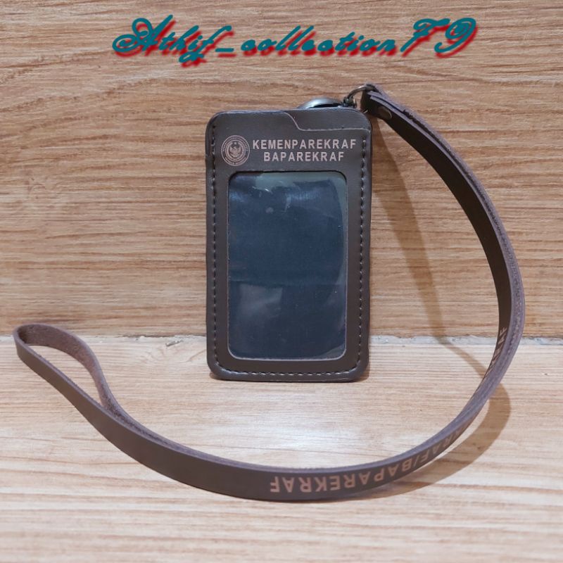 

Tempat Id Card PAREKRAF Kulit Holder Id Card Kulit PAREKRAF Kalung