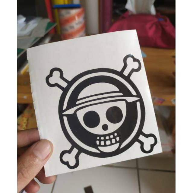 Stiker cutting sticker anime lambang onepiece mobil motor dinding wallpaper