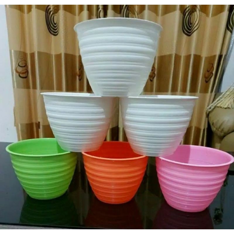 Pot Tawon/Lebah Putih Orange Pink Hijau HPP 17 / Pot Tanaman Hias