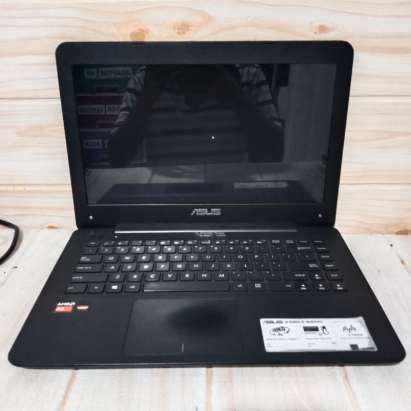 Laptop asus x454Y A8-7410 4gb/500gb SECOND QUAD CORE