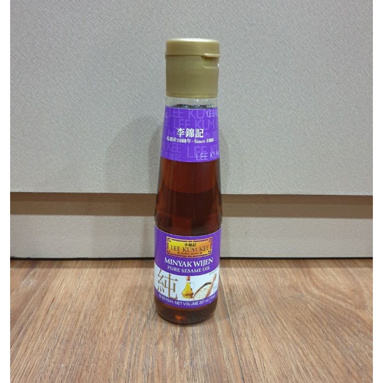 

Lee Kum Kee Pure Same Oil Minyak Wijen Murni 207ml