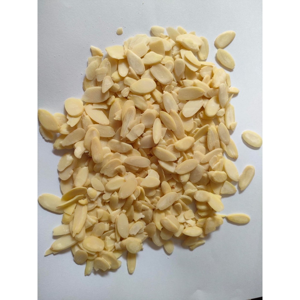 

RAW ALMOND SLICED / ALMOND POTONG / ALMON IRIS TIPIS MENTAH
