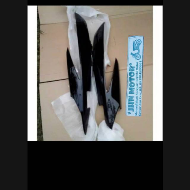 Body belakang vario 110 karbu lama warna putih