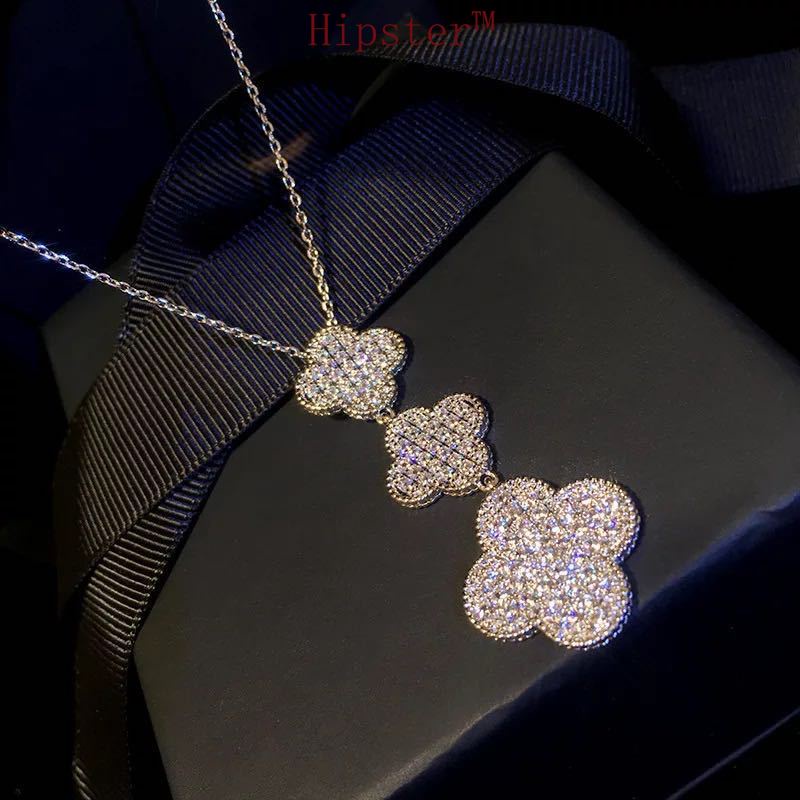 Fashion Luxury Necklace Pendant and Earrings Set