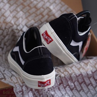 SEPATU VANS OLD SKOOL OG UNISEX BNIB 100 MADE IN CHINA SEPATU VANS OLD SKOOL OG UNISEX BNIB 100 MADE IN CHINA
