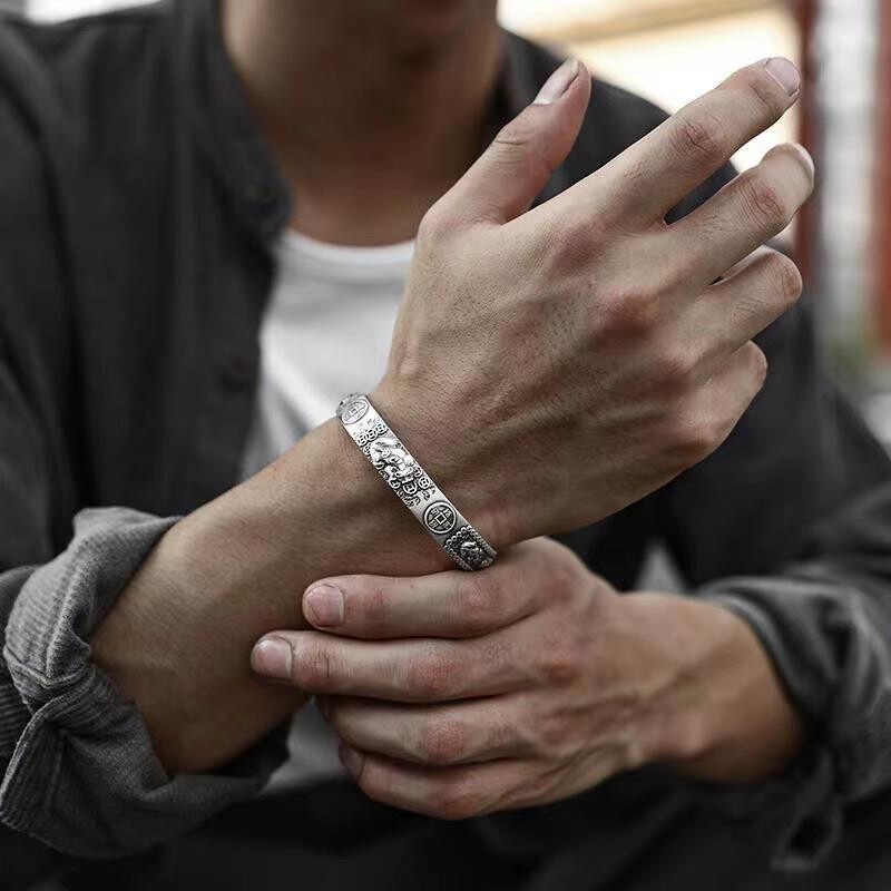 Gelang Model Terbuka Bahan Silver Plated Gaya Retro Kasual Untuk Pria