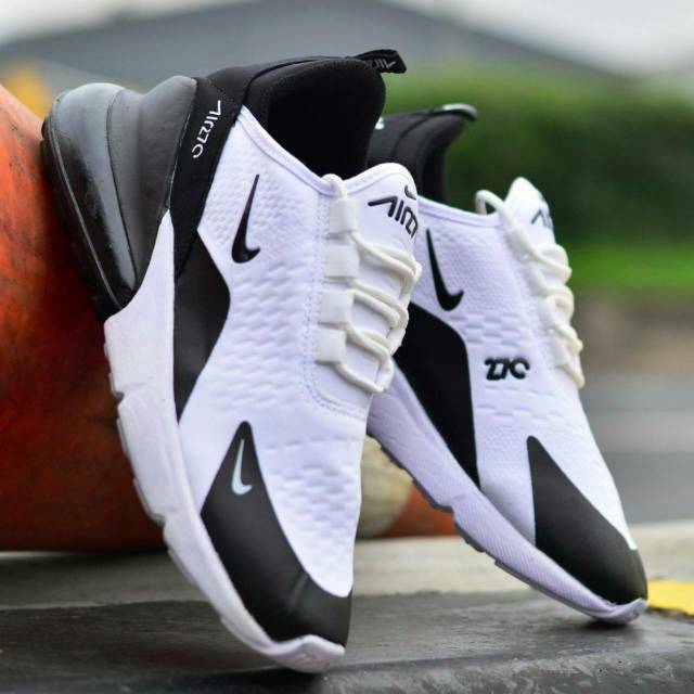  SEPATU  OLAHRAGA Nike Air 270 Hitam Putih Pria  Wanita 