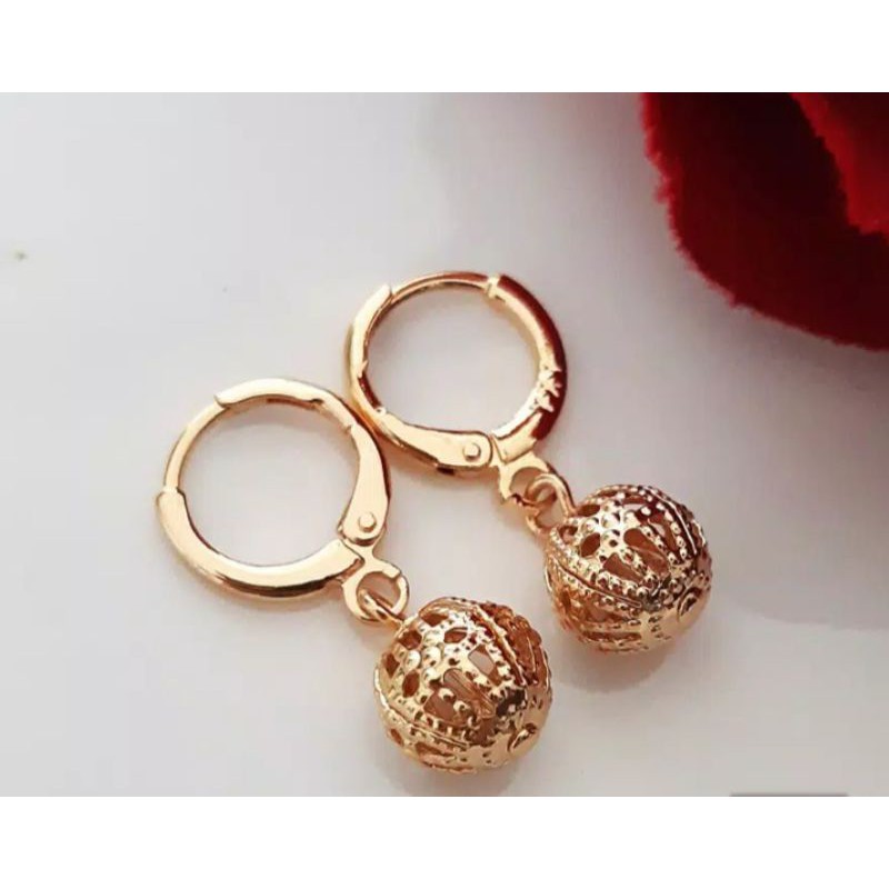 anting gantung bola ukir cantik ukir perhiasan wanita gold