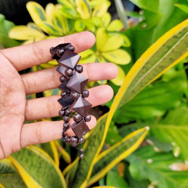 Gelang piramid hereng hitam kokka kaokah