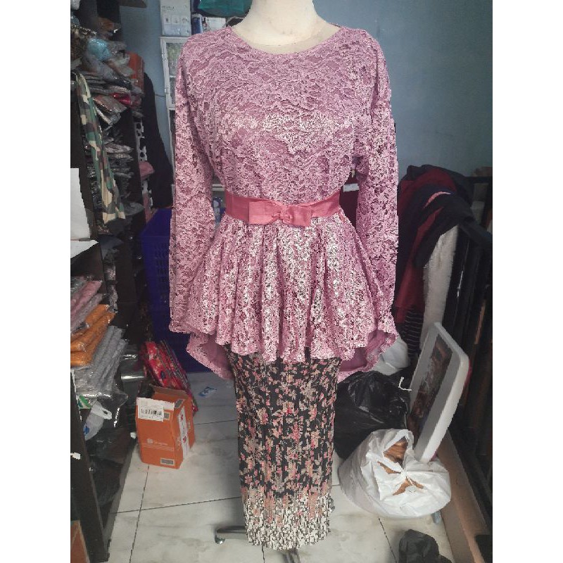 COD REALPICT KEBAYA AURORA PENGUIN KEBAYA MODERN WISUDA Bridesmaids seragaman kebaya-ATASAN SAJA LAVENDER