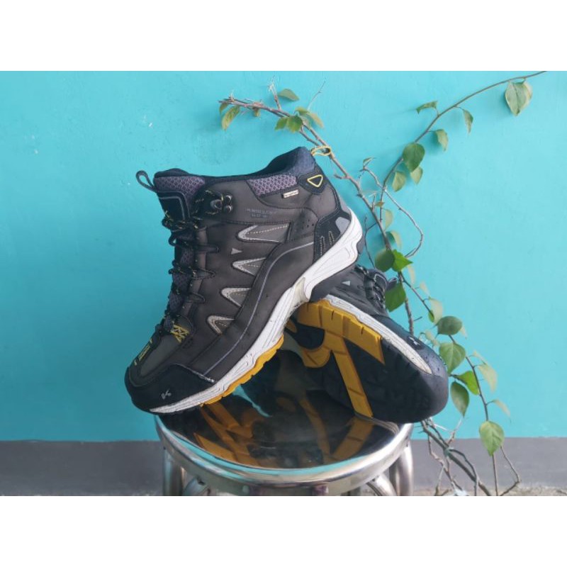 Sepatu Outdoor Second Kolping 43