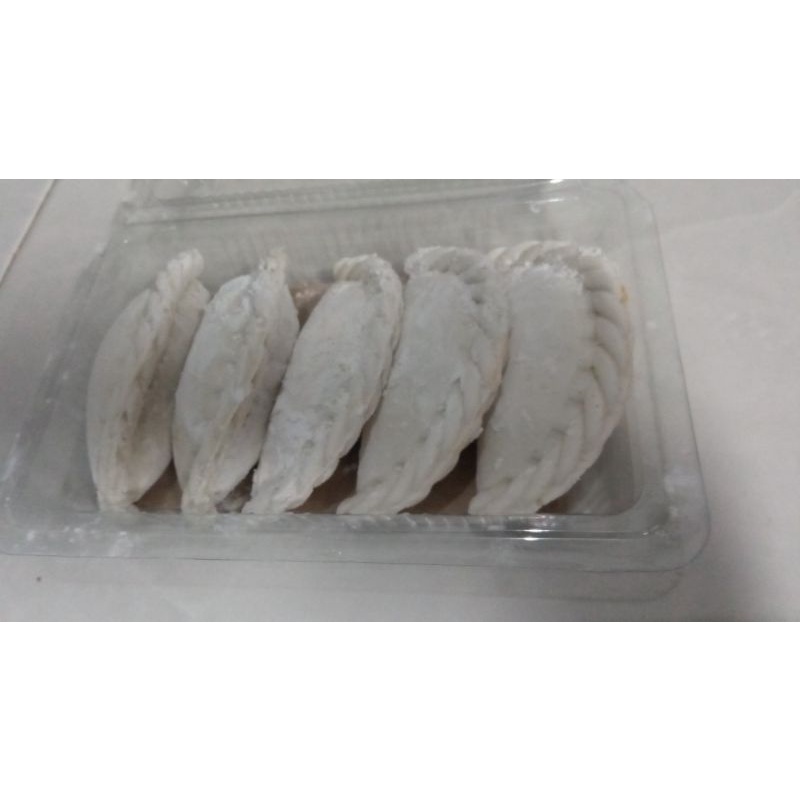 

Cireng Isi Ayam Suwir Pedes Mentah Maknyusss