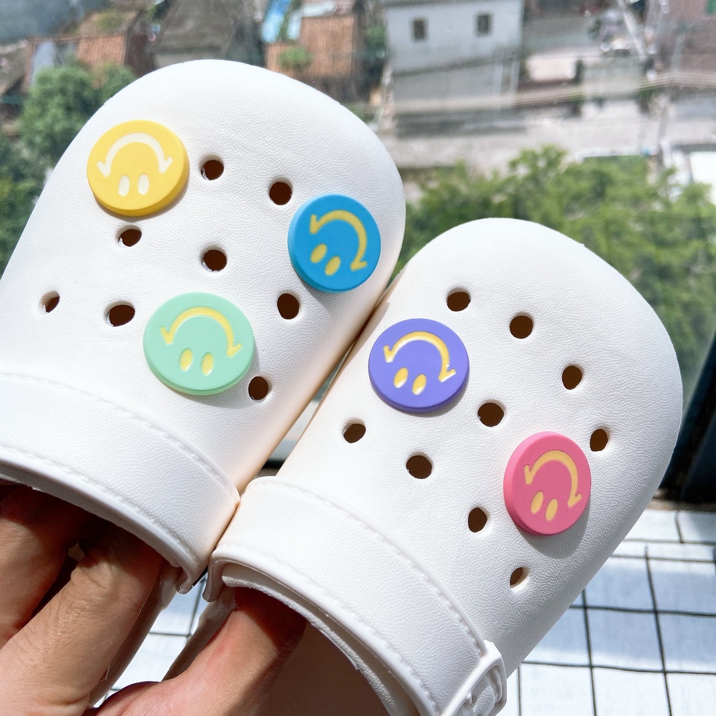 Charms Crocs Jibz Untuk Aksesoris Sepatu Wanita#Mainan Action Figure Seri Smiling Face Warna-Warni