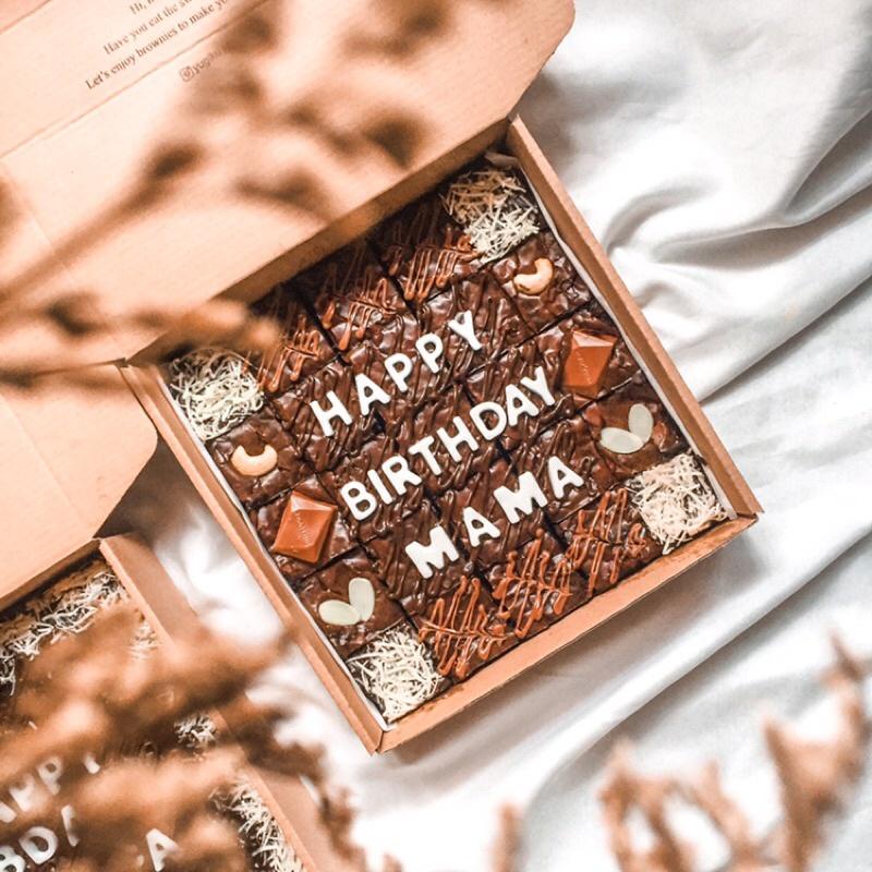 

BIRTHDAY AND COSTUM BROWNIES BY YUGIKU.ID Ori dan Paling Laris