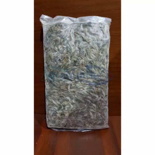 Udang segar beku pakan ikan.